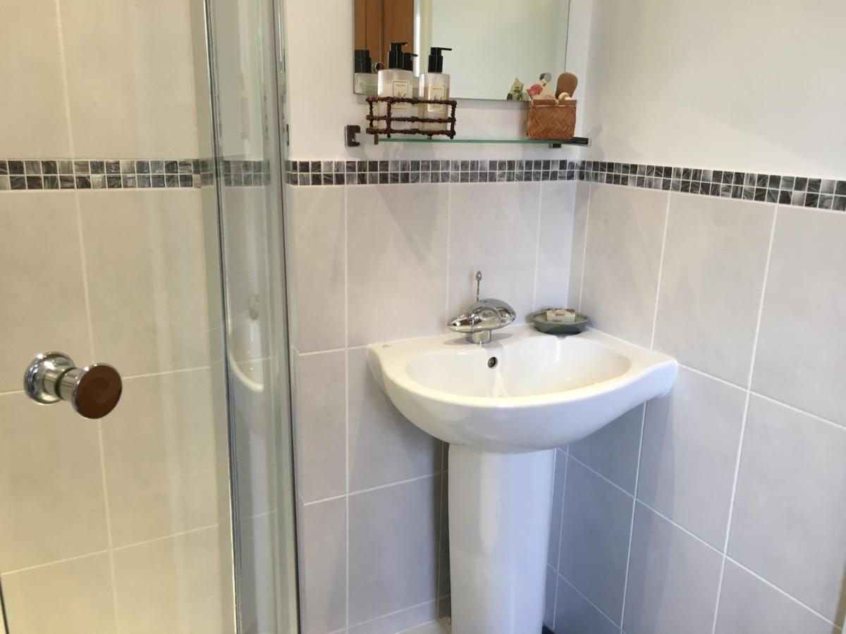 5 Charlton Mill Way B&B Chichester Room photo